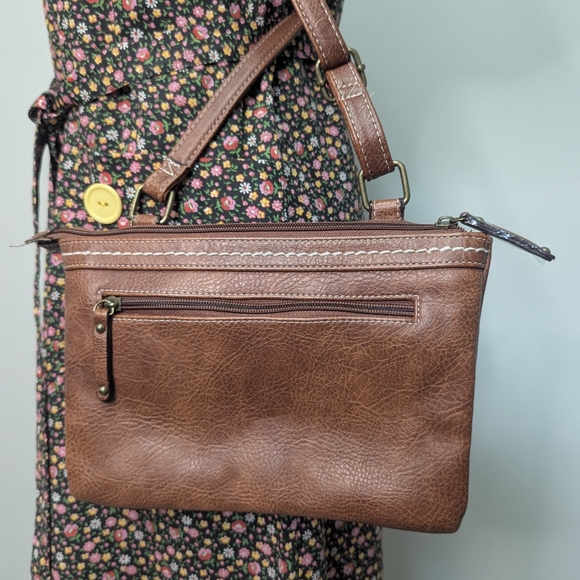 B. O. C faux leather brown tan crossbody bag many pockets - Picture 3 of 7